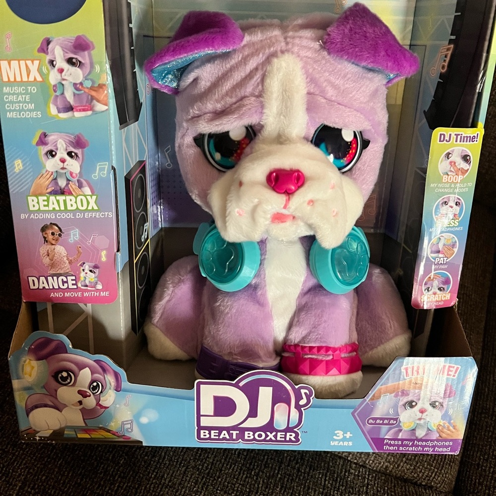 New V- Tech Dancing DJ The Boxer Teddy